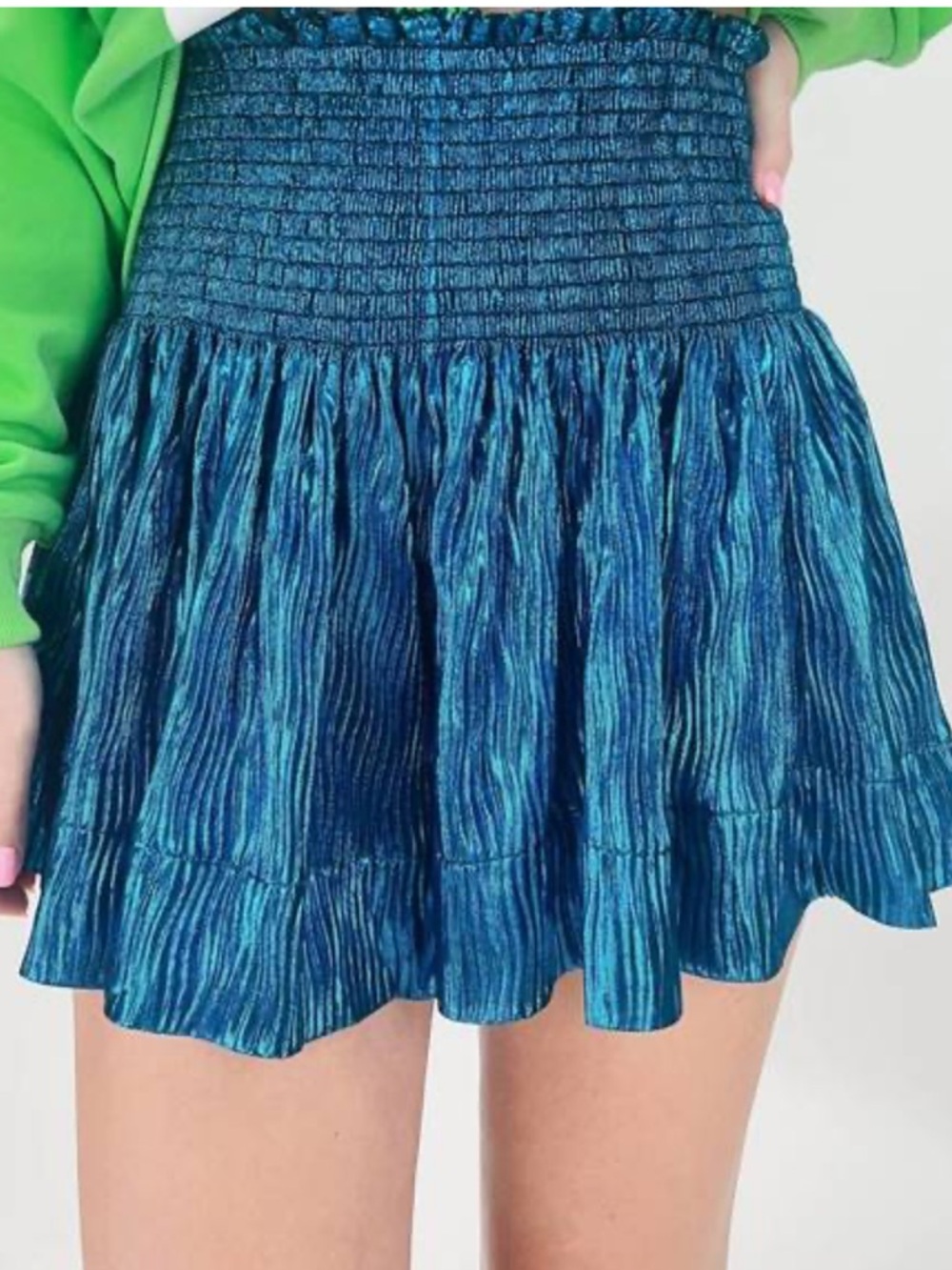 QUEEN OF SPARKLES Wavy Swing Shorts in Teal Smocked Waist Size Small Pull On